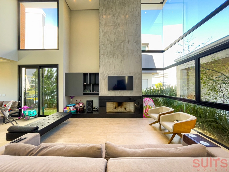 Lindo sobrado beira lago à venda no condomínio Malibu: 4ª foto da galeria de imagens do imóvel