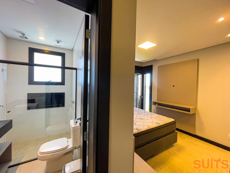 Lindo sobrado beira lago à venda no condomínio Malibu: 28ª foto da galeria de imagens do imóvel