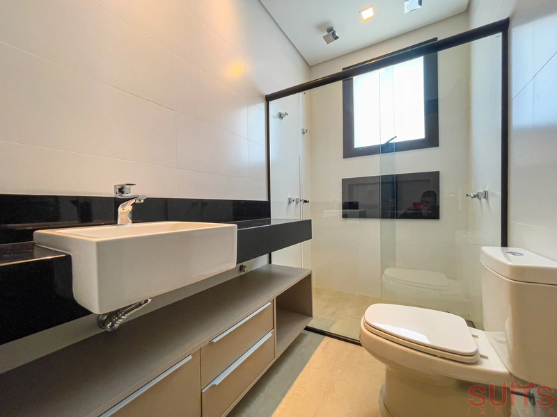 Lindo sobrado beira lago à venda no condomínio Malibu: 29ª foto da galeria de imagens do imóvel