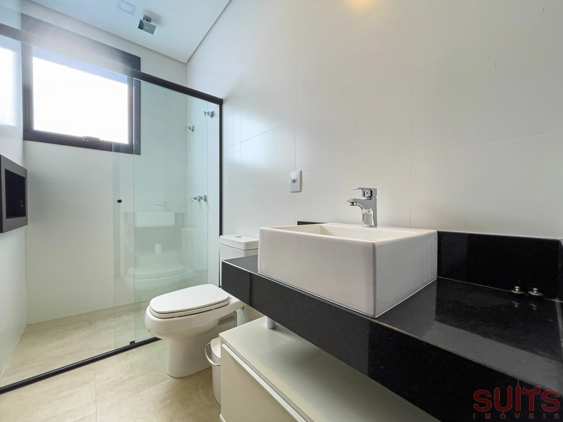 Lindo sobrado beira lago à venda no condomínio Malibu: 22ª foto da galeria de imagens do imóvel