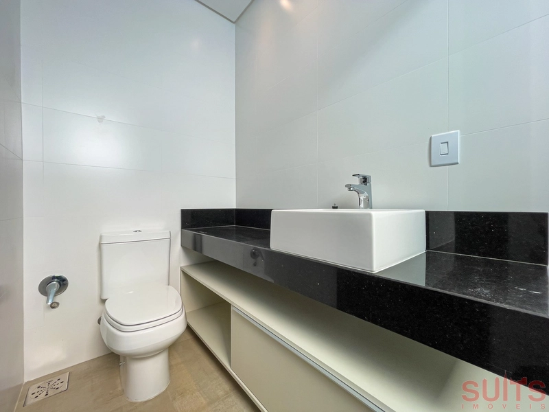 Lindo sobrado beira lago à venda no condomínio Malibu: 25ª foto da galeria de imagens do imóvel