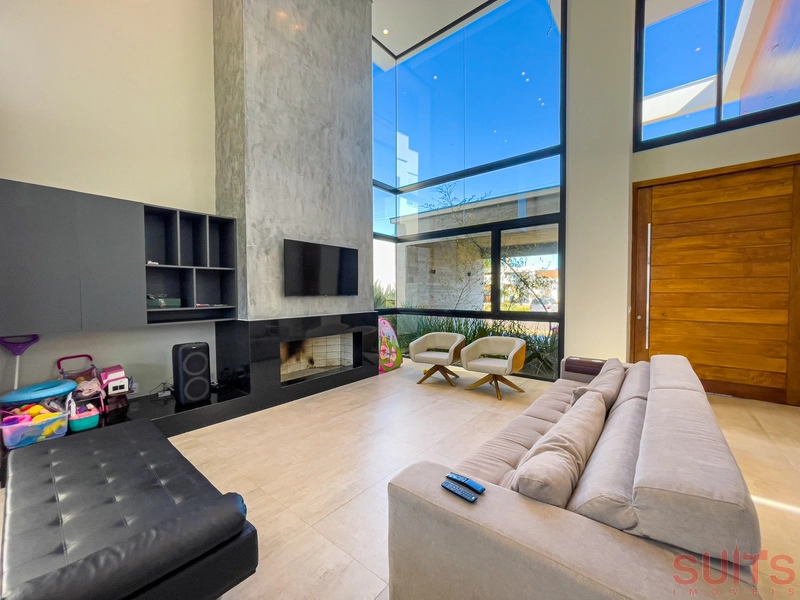 Lindo sobrado beira lago à venda no condomínio Malibu: 5ª foto da galeria de imagens do imóvel