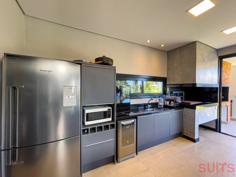 Lindo sobrado beira lago à venda no condomínio Malibu: 12ª foto da galeria de imagens do imóvel