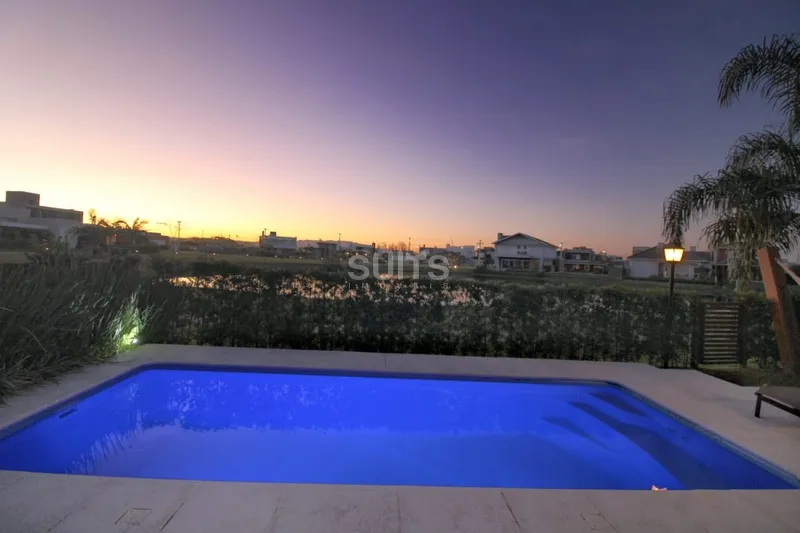 Linda casa beira lago à venda no condomínio Sea Coast: 22ª foto da galeria de imagens do imóvel