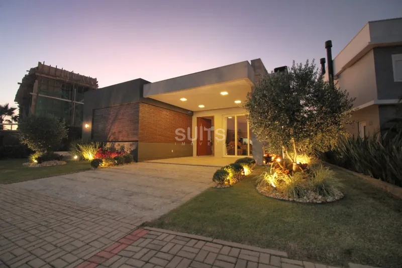 Linda casa beira lago à venda no condomínio Sea Coast: 3ª foto da galeria de imagens do imóvel