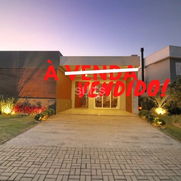 Linda casa beira lago à venda no condomínio Sea Coast: 1ª foto da galeria de imagens do imóvel