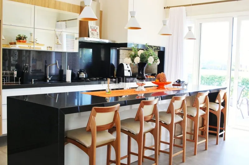 Linda casa beira lago à venda no condomínio Sea Coast: 9ª foto da galeria de imagens do imóvel