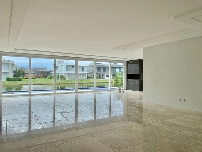 Lindo sobrado beira lago no condomínio Enseada: 4ª foto da galeria de imagens do imóvel