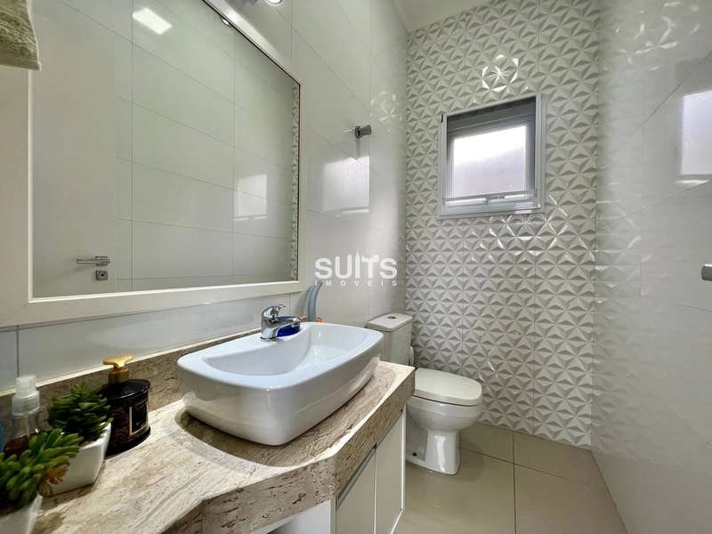 Ótima casa com fundos para o lago no condomínio Riviera: 6ª foto da galeria de imagens do imóvel