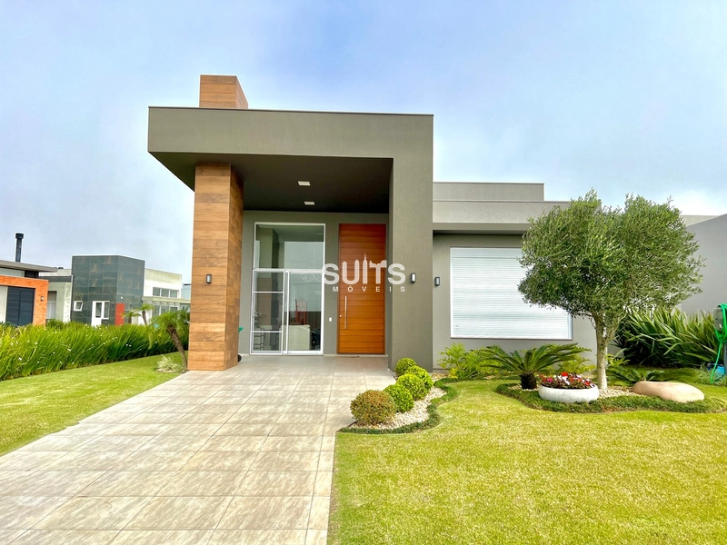 Ótima casa com fundos para o lago no condomínio Riviera: 2ª foto da galeria de imagens do imóvel