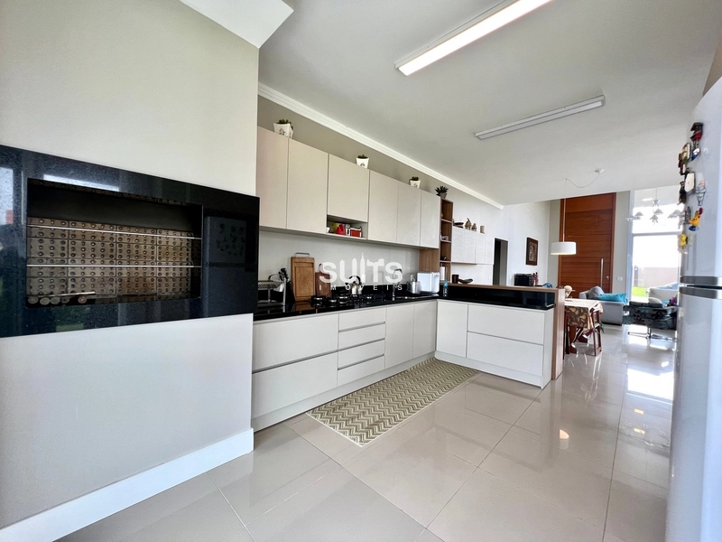 Ótima casa com fundos para o lago no condomínio Riviera: 21ª foto da galeria de imagens do imóvel