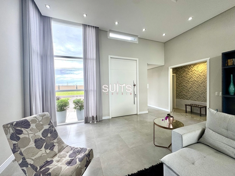 Lindo imóvel beira lago no condomínio Riviera: 4ª foto da galeria de imagens do imóvel