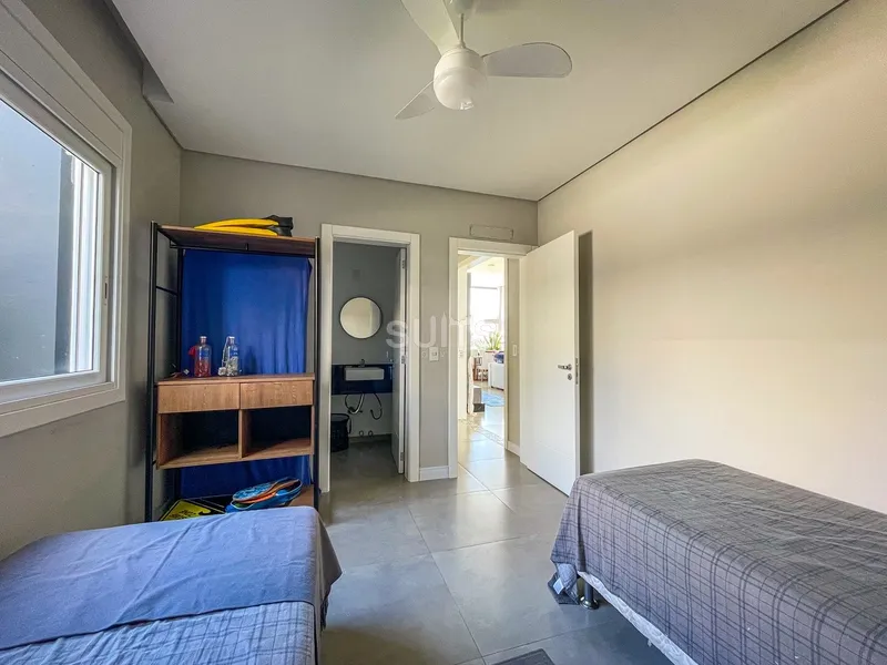 Lindo imóvel beira lago no condomínio Riviera: 13ª foto da galeria de imagens do imóvel