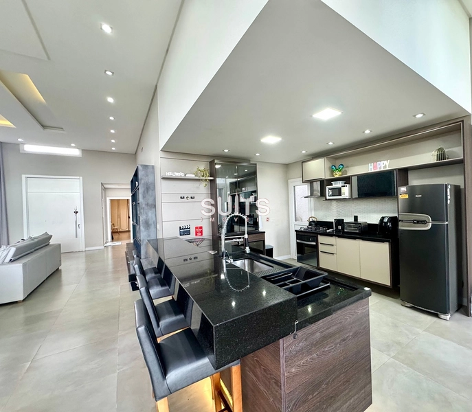 Lindo imóvel beira lago no condomínio Riviera: 10ª foto da galeria de imagens do imóvel