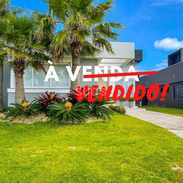 Lindo imóvel beira lago no condomínio Riviera: 1ª foto da galeria de imagens do imóvel