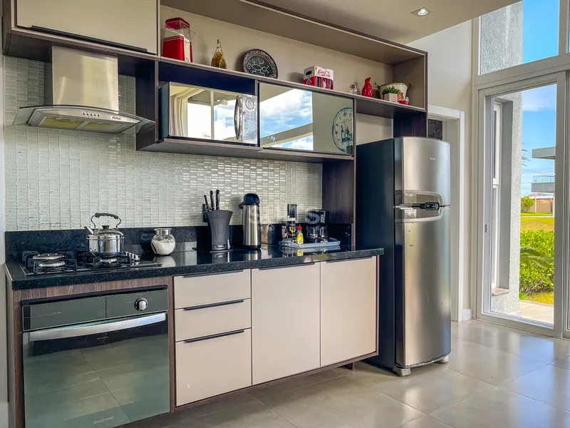 Lindo imóvel beira lago no condomínio Riviera: 9ª foto da galeria de imagens do imóvel