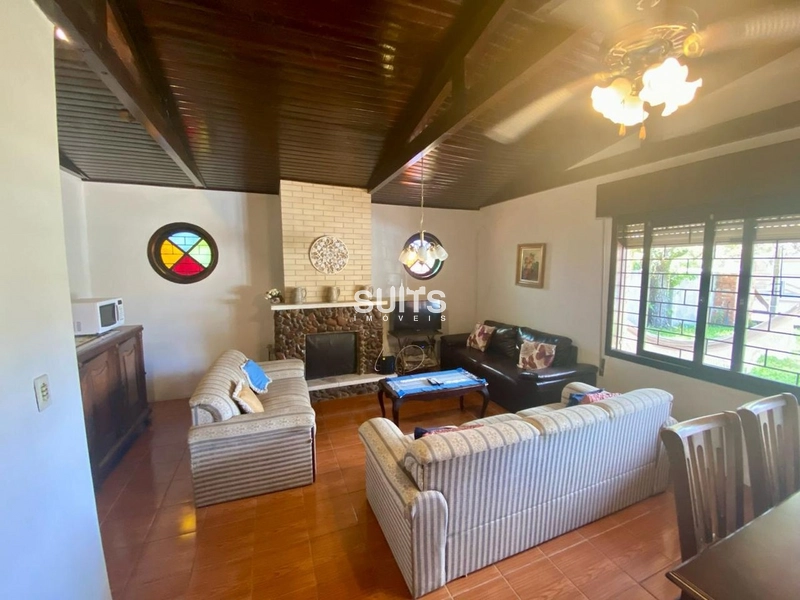 Casa à venda com excelente localização em Atlântida: 1ª foto da galeria de imagens do imóvel