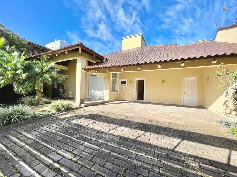 Sobrado em excelente localização na praia de Atlântida: 3ª foto da galeria de imagens do imóvel