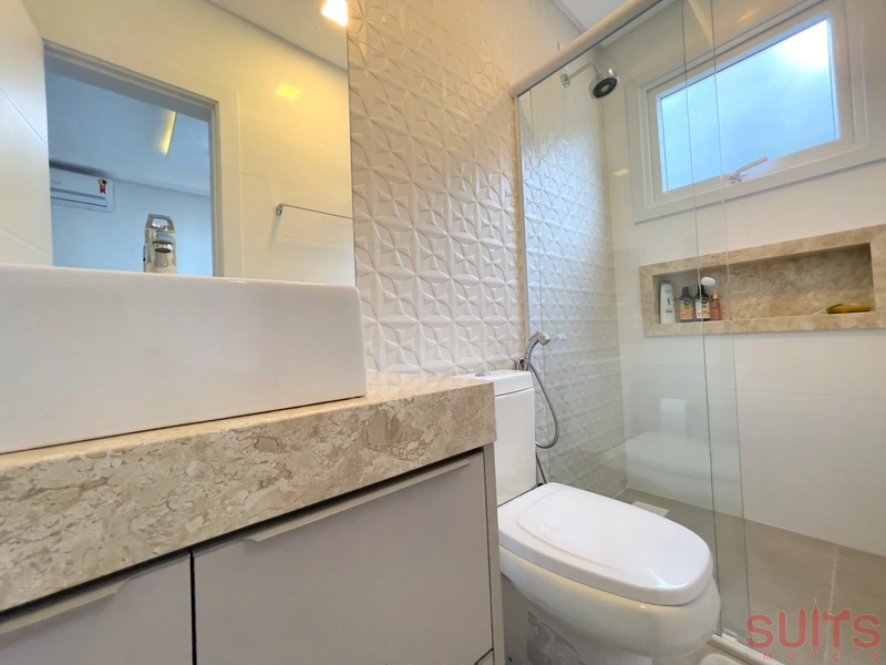 Lindo sobrado beira-lago no Condomínio Enseada: 56ª foto da galeria de imagens do imóvel