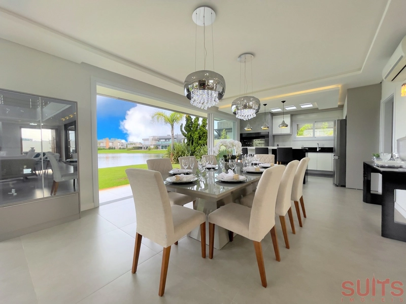 Lindo sobrado beira-lago no Condomínio Enseada: 11ª foto da galeria de imagens do imóvel