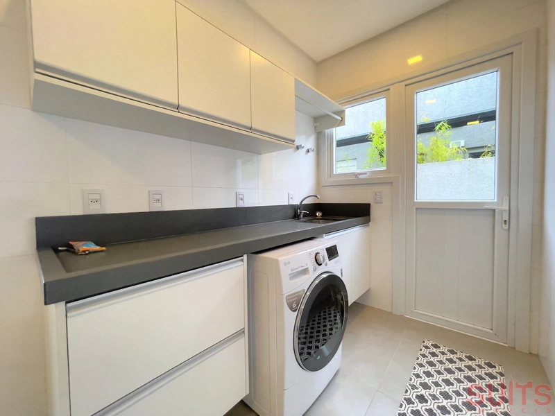 Lindo sobrado beira-lago no Condomínio Enseada: 58ª foto da galeria de imagens do imóvel