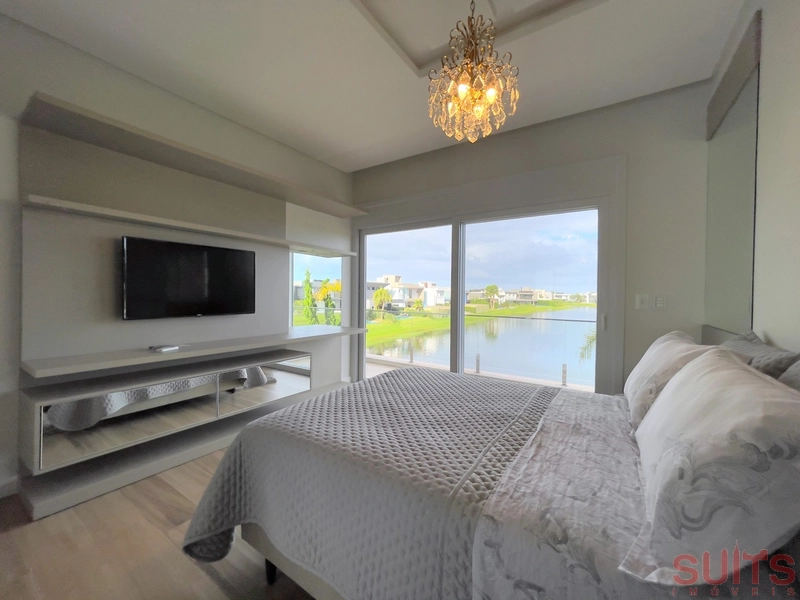 Lindo sobrado beira-lago no Condomínio Enseada: 42ª foto da galeria de imagens do imóvel