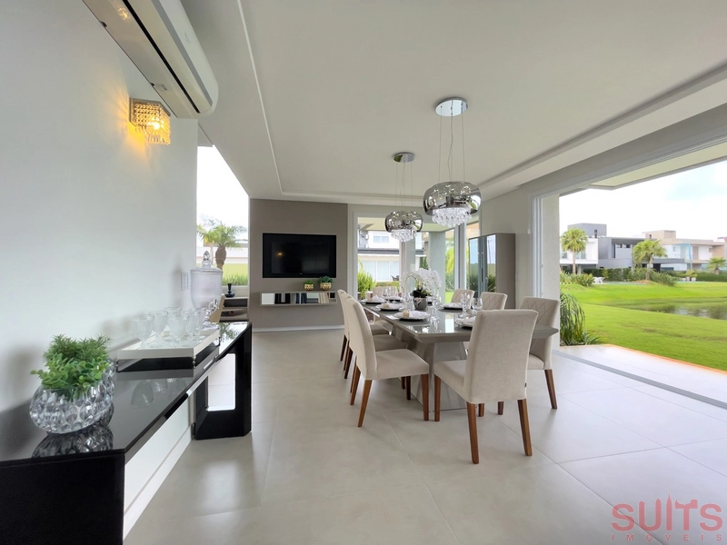 Lindo sobrado beira-lago no Condomínio Enseada: 17ª foto da galeria de imagens do imóvel