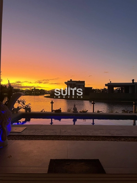 Casa mobiliada e decorada na beira do lago no condomínio Riviera: 7ª foto da galeria de imagens do imóvel