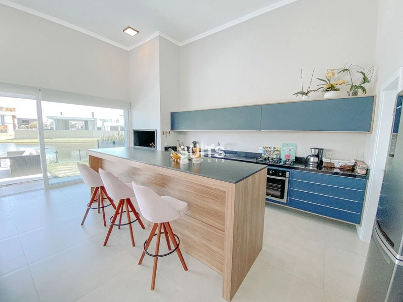 Casa mobiliada e decorada na beira do lago no condomínio Riviera: 16ª foto da galeria de imagens do imóvel