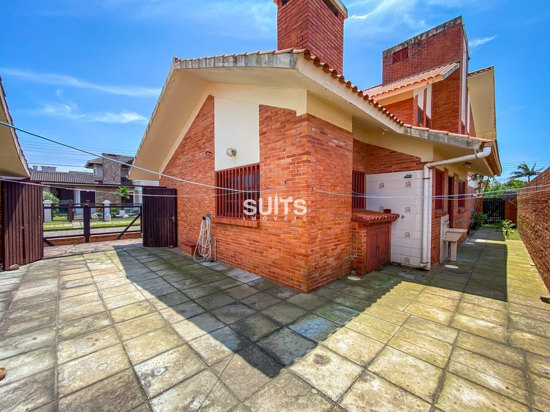 Excelente sobrado de esquina próximo ao mar no Centro de Xangri-Lá: 21ª foto da galeria de imagens do imóvel