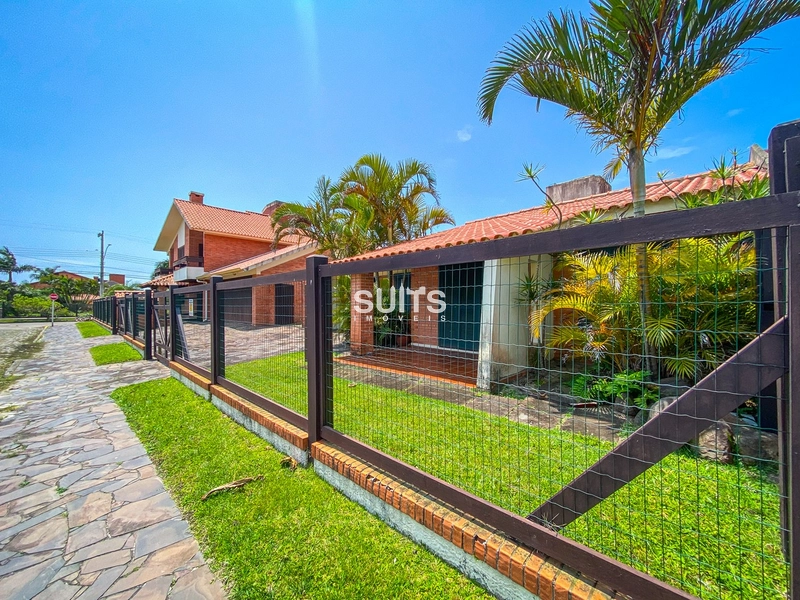 Excelente sobrado de esquina próximo ao mar no Centro de Xangri-Lá: 3ª foto da galeria de imagens do imóvel