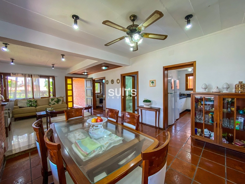 Excelente sobrado de esquina próximo ao mar no Centro de Xangri-Lá: 12ª foto da galeria de imagens do imóvel