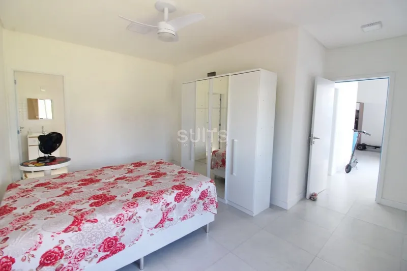 Linda casa com fundos para a área verde no condomínio Riviera: 12ª foto da galeria de imagens do imóvel