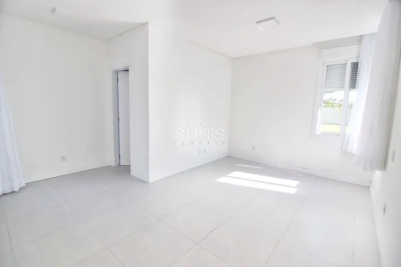 Linda casa com fundos para a área verde no condomínio Riviera: 14ª foto da galeria de imagens do imóvel