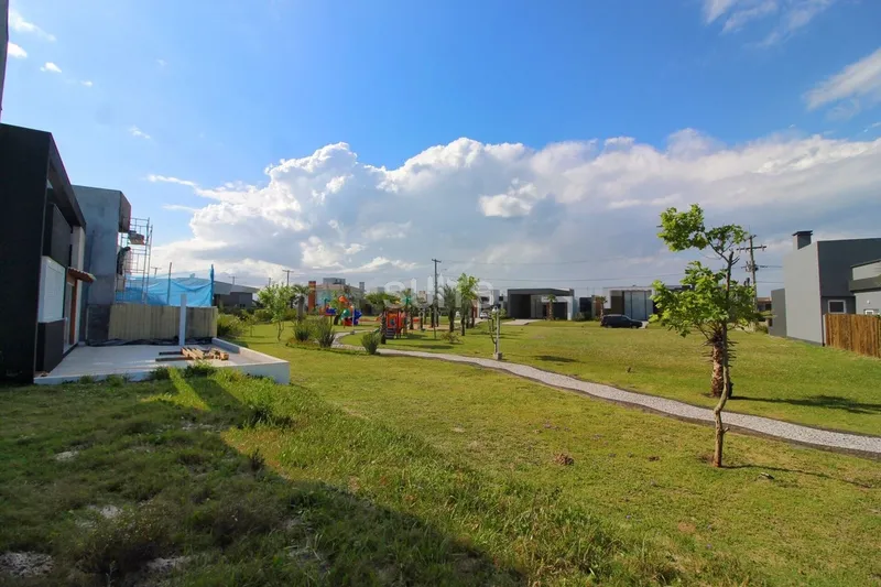 Linda casa com fundos para a área verde no condomínio Riviera: 18ª foto da galeria de imagens do imóvel