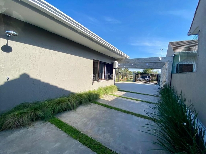 Belíssima casa à venda em Atlântida : 4ª foto da galeria de imagens do imóvel