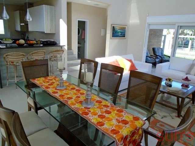 Sobrado em excelente localização próximo ao mar na praia de Atlântida: 13ª foto da galeria de imagens do imóvel