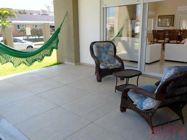 Sobrado em excelente localização próximo ao mar na praia de Atlântida: 3ª foto da galeria de imagens do imóvel