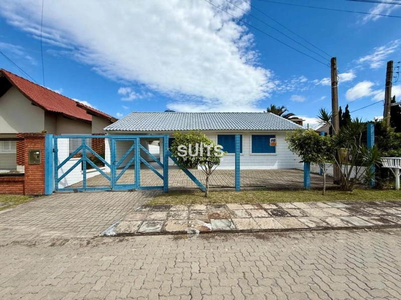 Excelente casa à venda na praia da Noiva do Mar em Xangri-lá: 1ª foto da galeria de imagens do imóvel