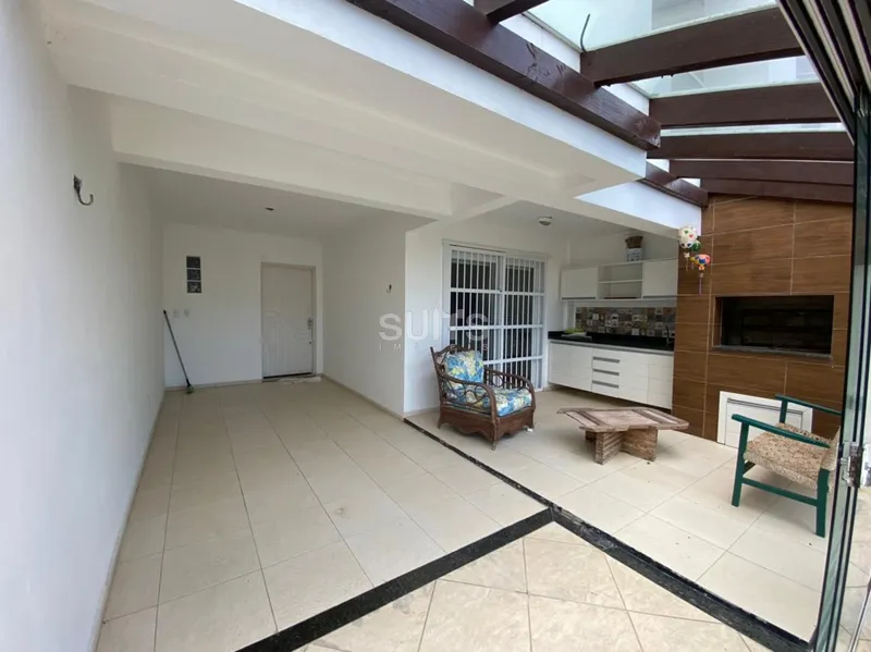 Excelente sobrado duplex à venda no Centro de Xangri-Lá: 2ª foto da galeria de imagens do imóvel