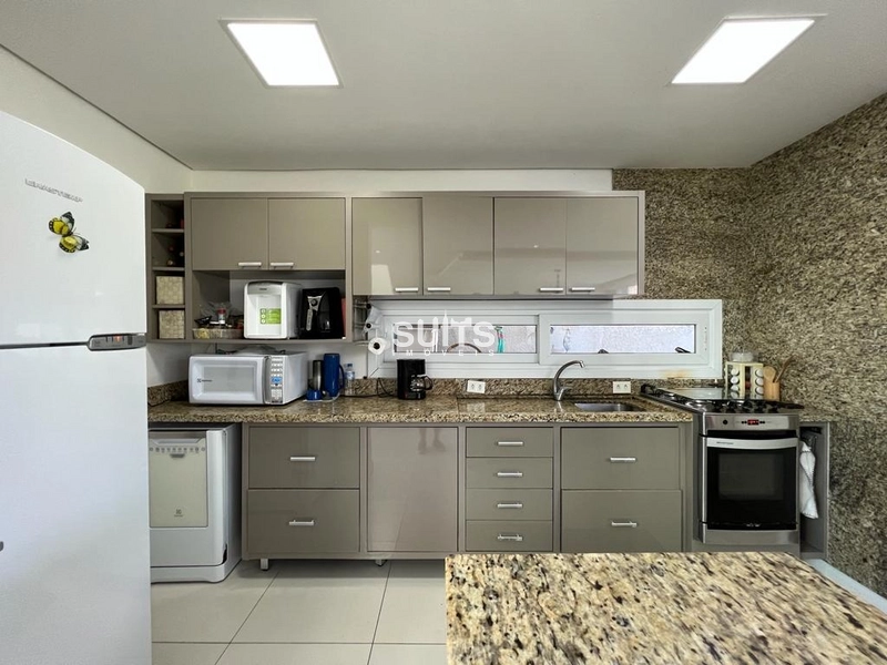 Excelente sobrado à venda no condomínio Las Palmas: 5ª foto da galeria de imagens do imóvel