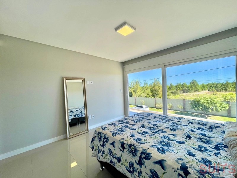 Excelente sobrado beira lago no condomínio Riviera: 32ª foto da galeria de imagens do imóvel