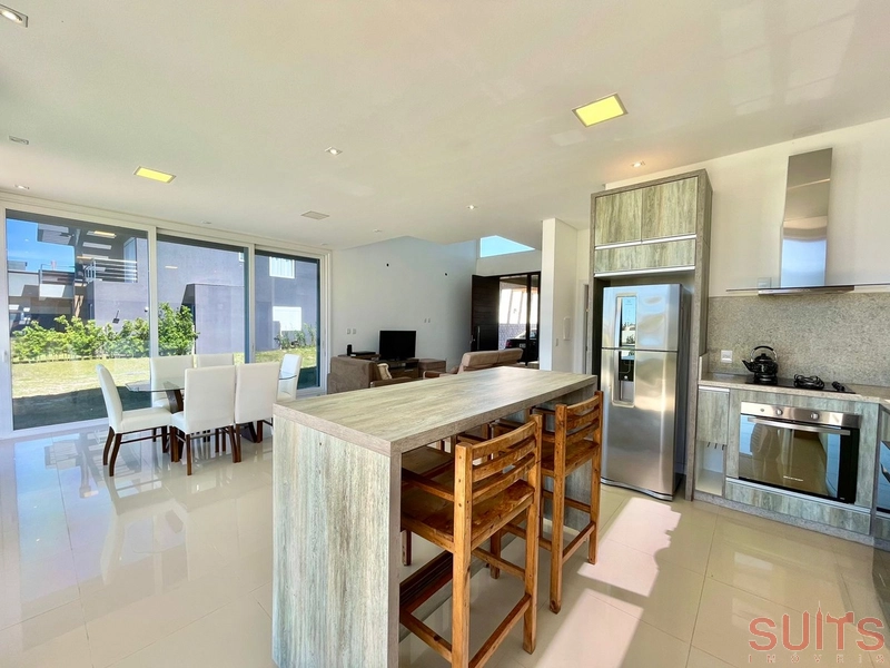 Excelente sobrado beira lago no condomínio Riviera: 12ª foto da galeria de imagens do imóvel