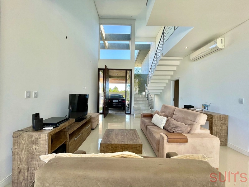 Excelente sobrado beira lago no condomínio Riviera: 8ª foto da galeria de imagens do imóvel