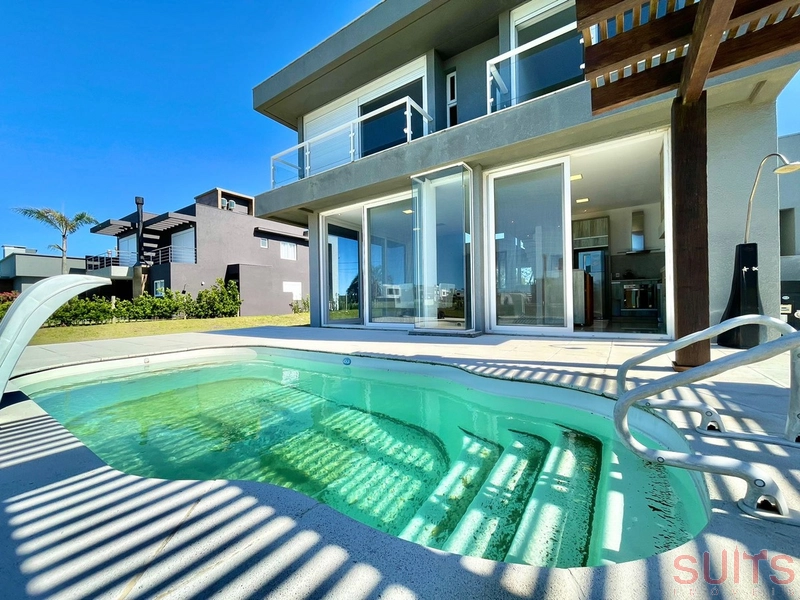 Excelente sobrado beira lago no condomínio Riviera: 14ª foto da galeria de imagens do imóvel