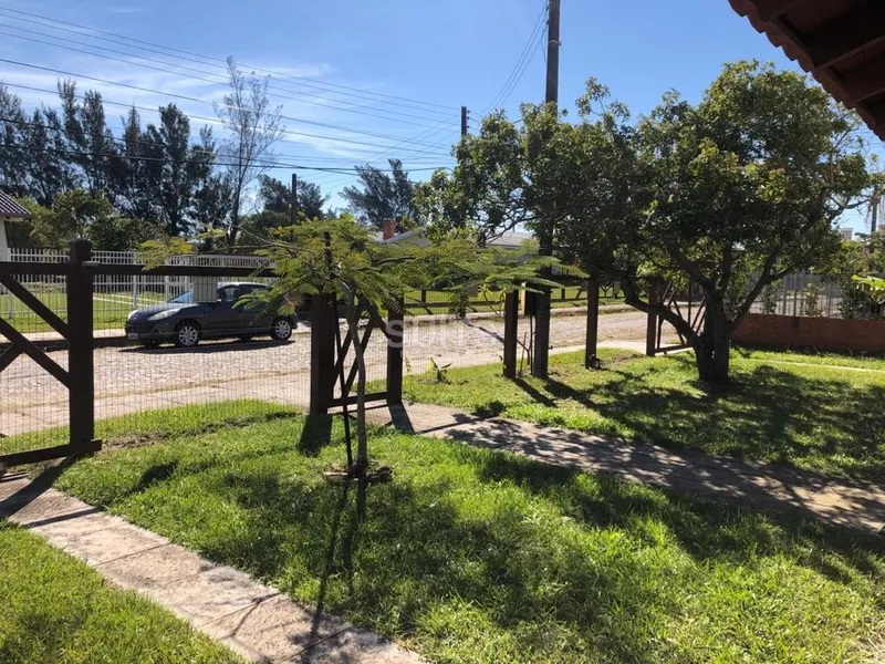 Linda casa à venda na praia Atlântida em Xangri-Lá: 3ª foto da galeria de imagens do imóvel