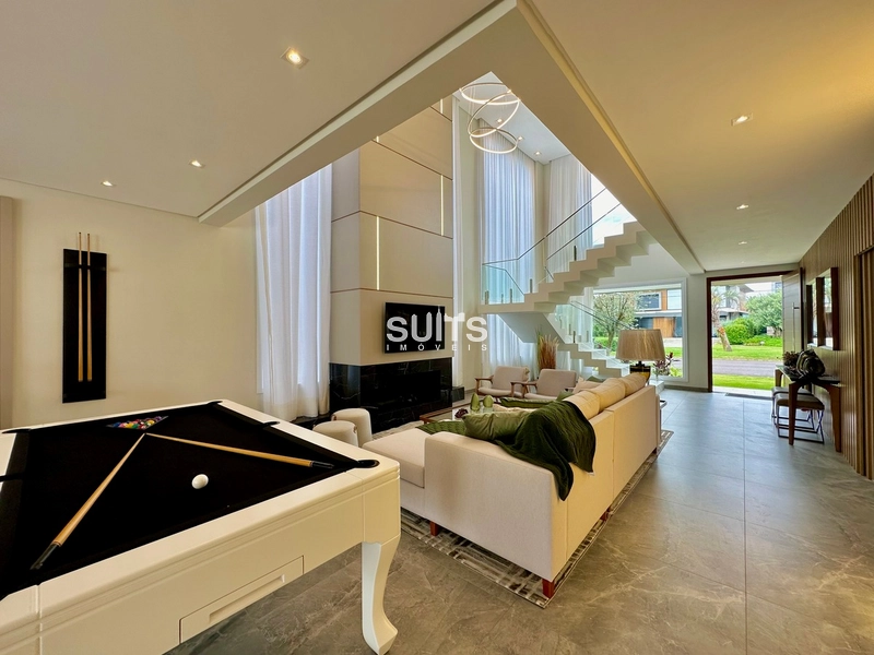 Mansão beira lago de alto padrão no condomínio Enseada: 8ª foto da galeria de imagens do imóvel