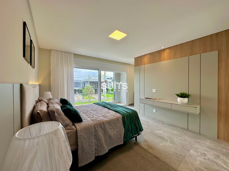 Mansão beira lago de alto padrão no condomínio Enseada: 37ª foto da galeria de imagens do imóvel