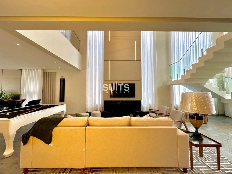 Mansão beira lago de alto padrão no condomínio Enseada: 7ª foto da galeria de imagens do imóvel