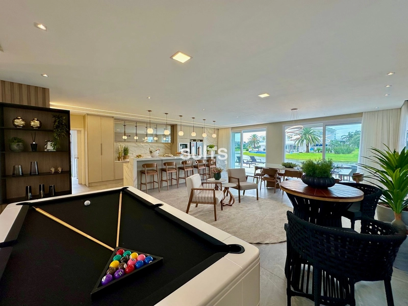 Mansão beira lago de alto padrão no condomínio Enseada: 13ª foto da galeria de imagens do imóvel